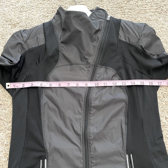 Lululemon cycling jacket sz 6 - Picture 11 of 16